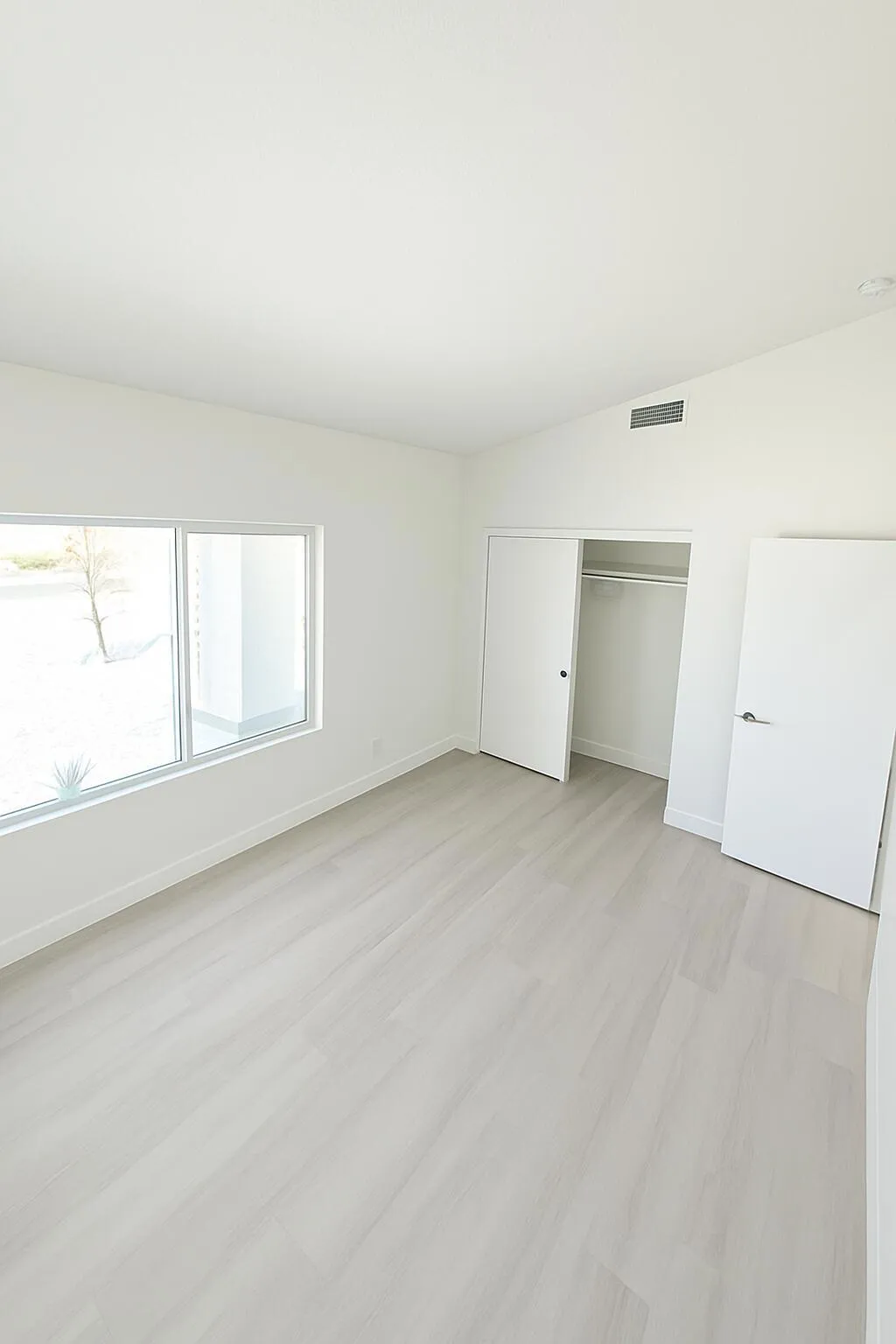 Thousand Palms, California 92276, United States, 4 Bedrooms Bedrooms, ,2 BathroomsBathrooms,Residential,Active,221165