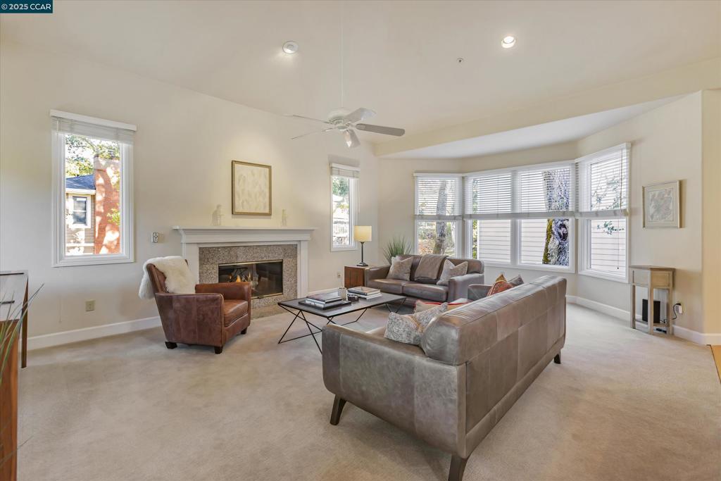 SANDERS RANCH - Residential