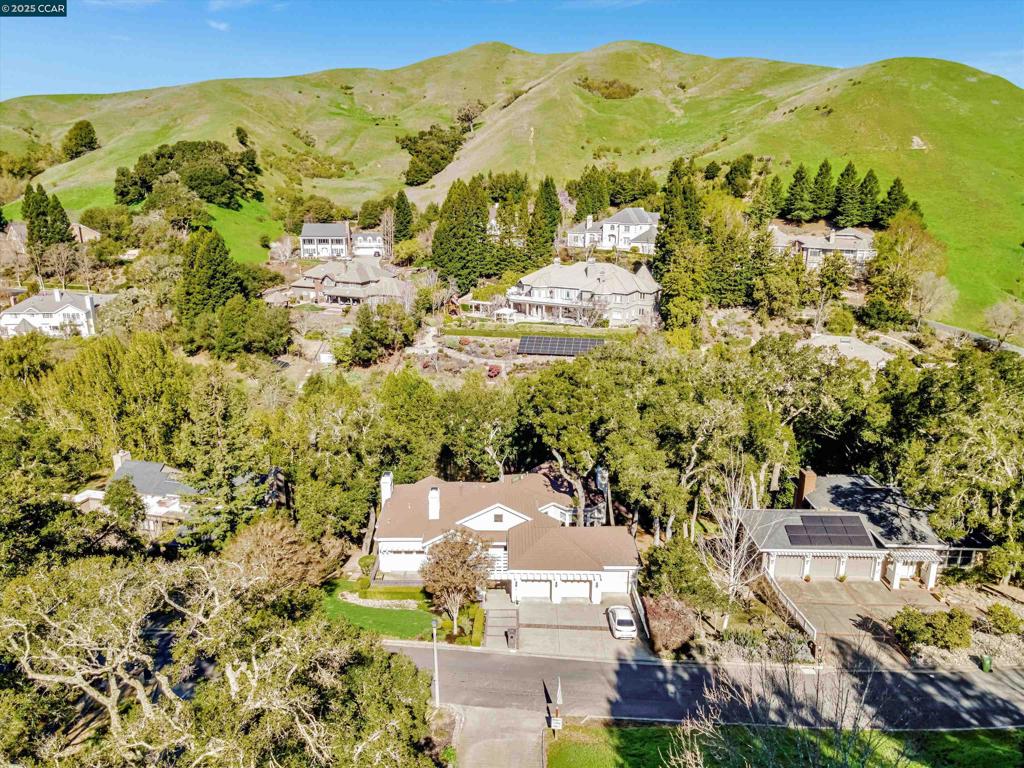 SANDERS RANCH - Residential