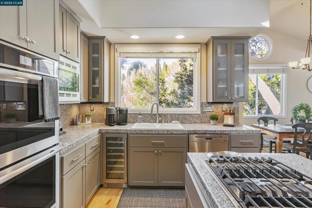 SANDERS RANCH - Residential