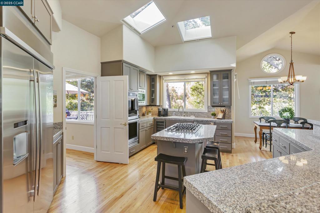 SANDERS RANCH - Residential