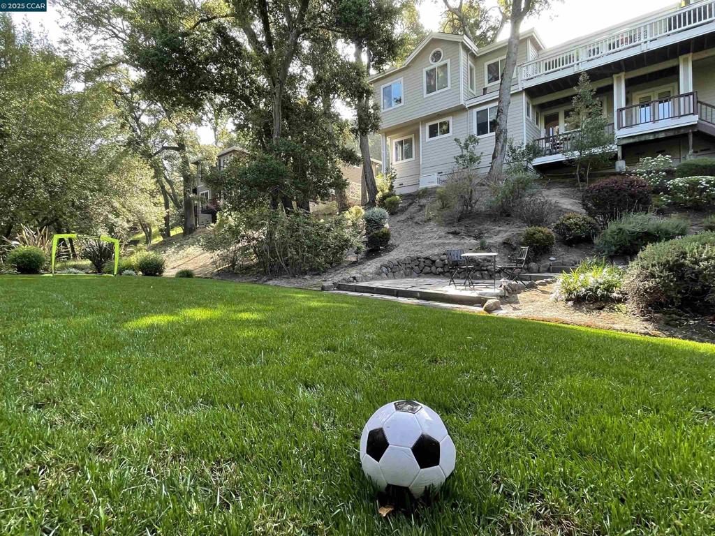 SANDERS RANCH - Residential