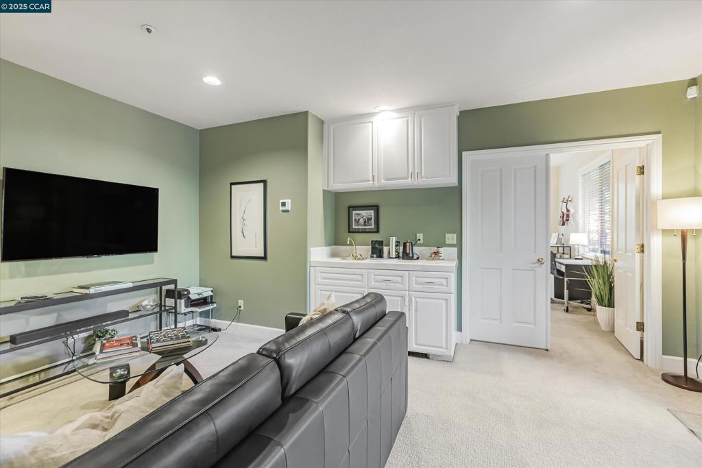 SANDERS RANCH - Residential