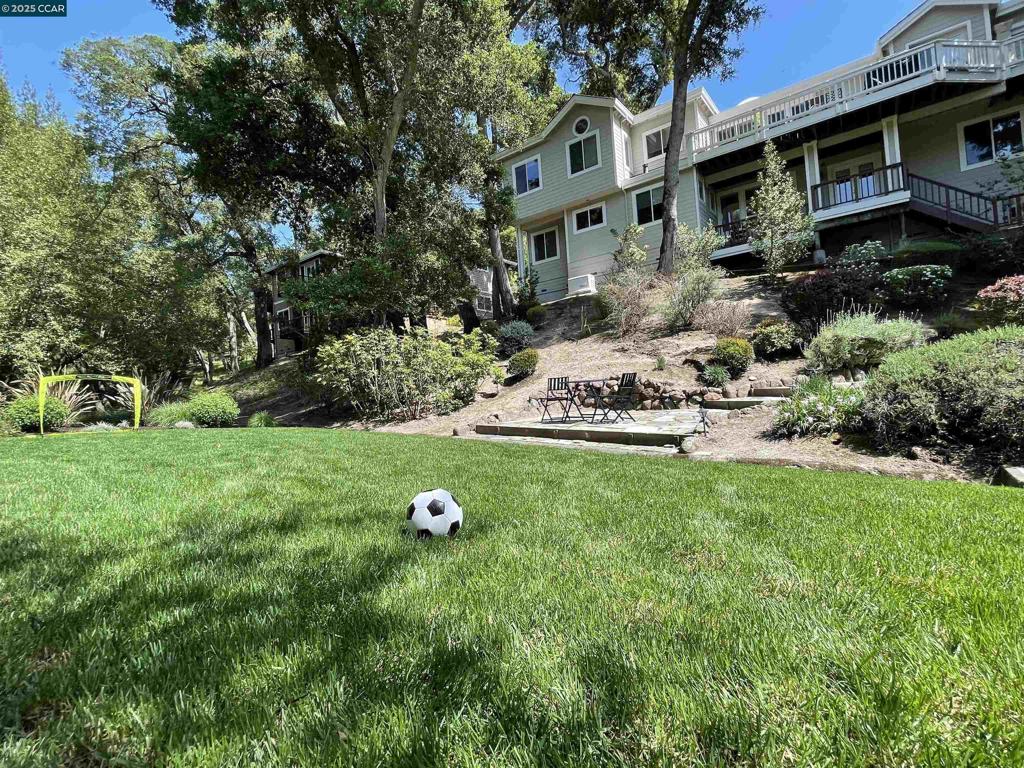 SANDERS RANCH - Residential