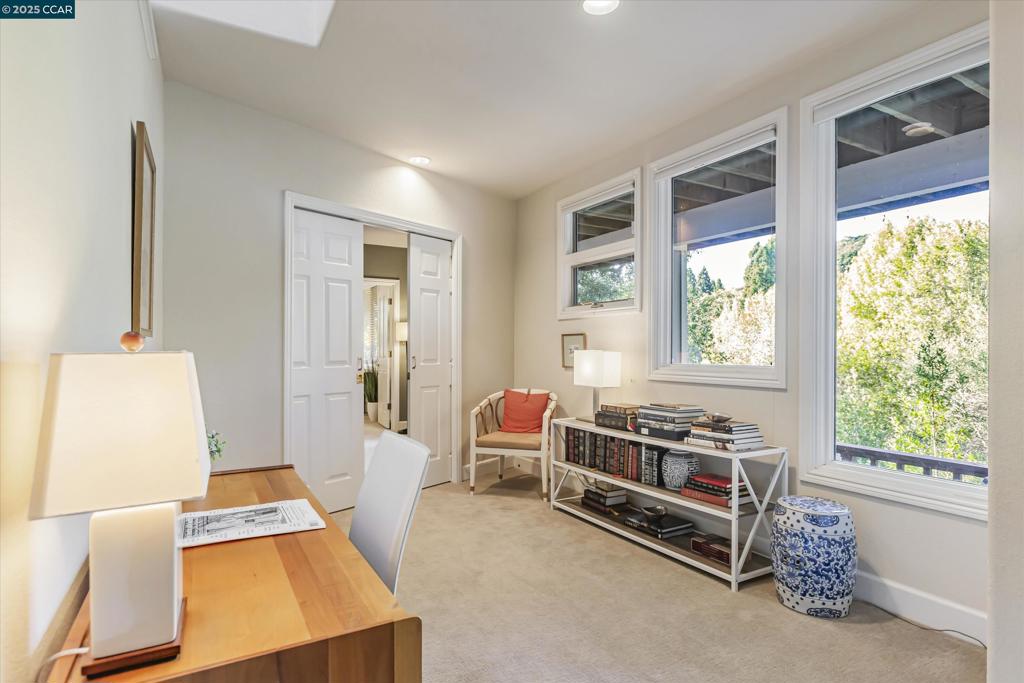 SANDERS RANCH - Residential