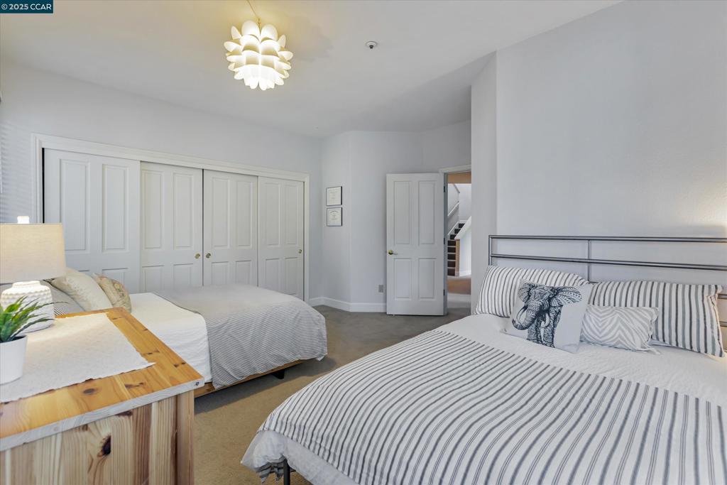 SANDERS RANCH - Residential
