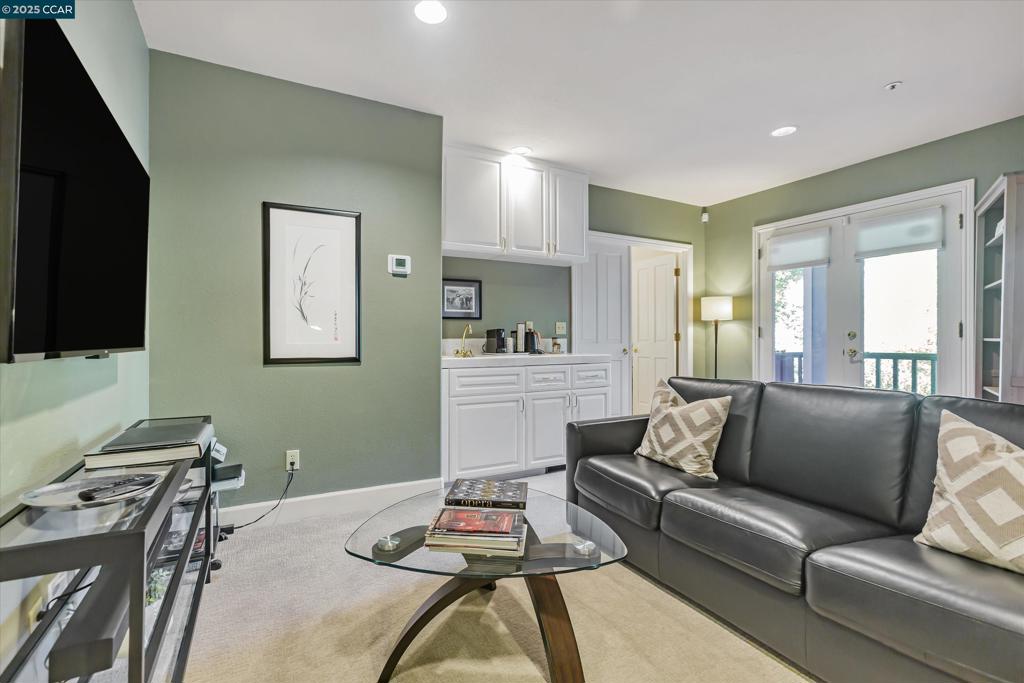 SANDERS RANCH - Residential