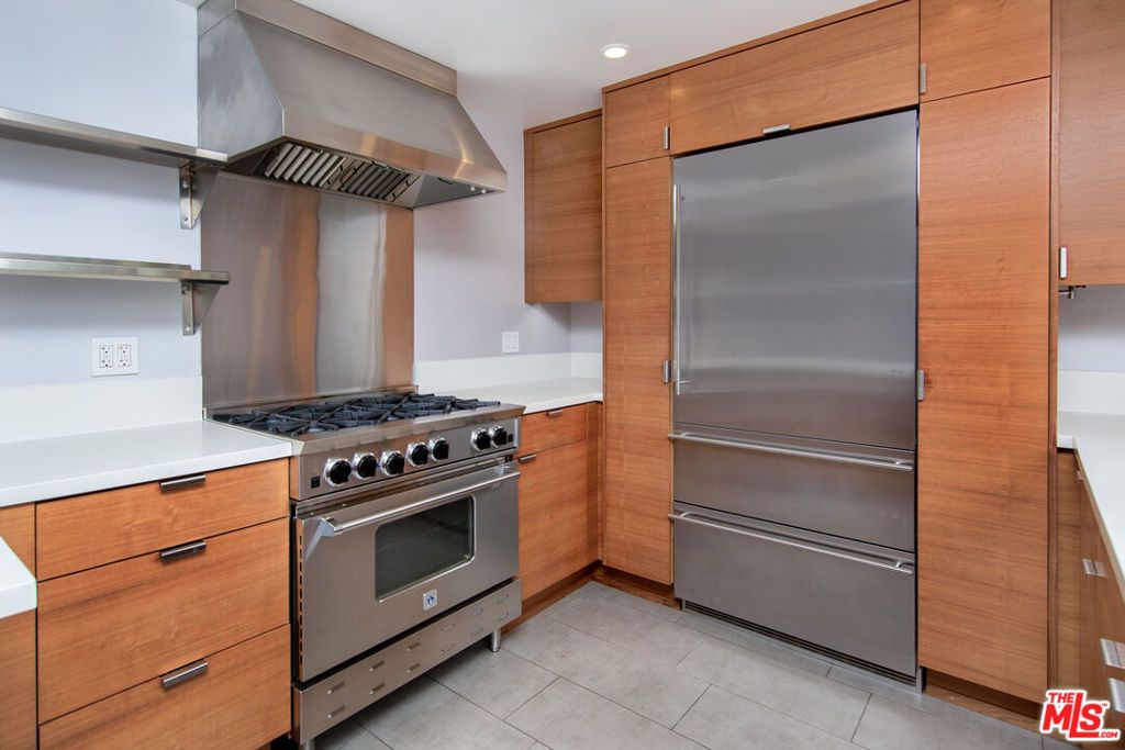 Photo of 1060 Nowita Place, Venice, CA 90291 (MLS # 26834565)