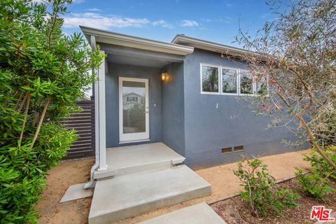 Photo of 1060 Nowita Place, Venice, CA 90291 (MLS # 26834565)