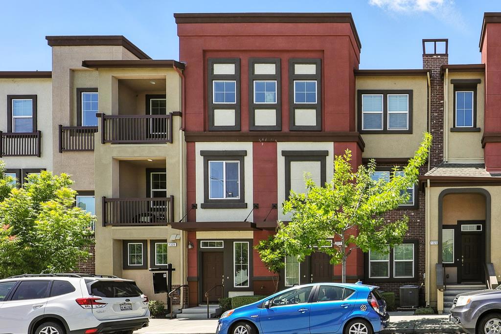 Welcome to this Gorgeous Bright and Sunny Condo. The highly desirable layout. Low homeowner association fees and an abundance of street parking. Step inside to discover the nicely updated interior, fresh paint, Sunlight cascades through the windows, illuminating every corner of this magnificent beautiful property. Short commute to most tech companies in Santa Clara (Intel, NVIDIA, Broadcom, ServiceNow etc.) with easy access to 101N, within 5 miles of SJC. Steps from a new park, Townsend Park, and San Jose Municipal Golf Course, this home is also near top-rated Vinci Park Elementary, Berryessa BART, and major tech hubs like Google and Amazon. Shopping and dining options, including Safeway, H Mart, and Costco, are just minutes away. Must See!!!