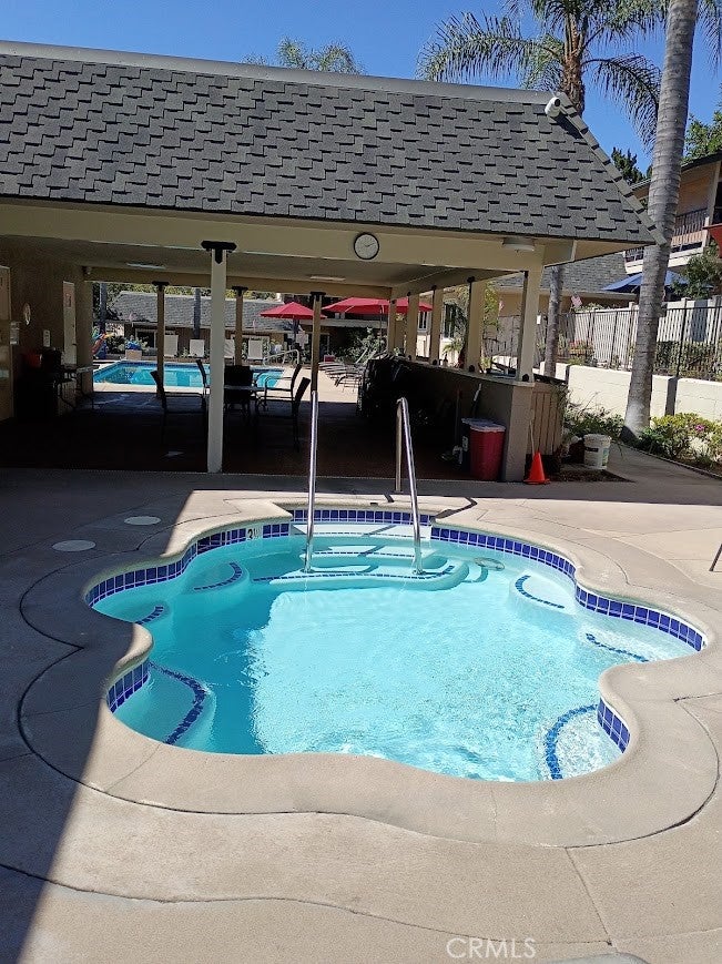 2473 Loma Vista