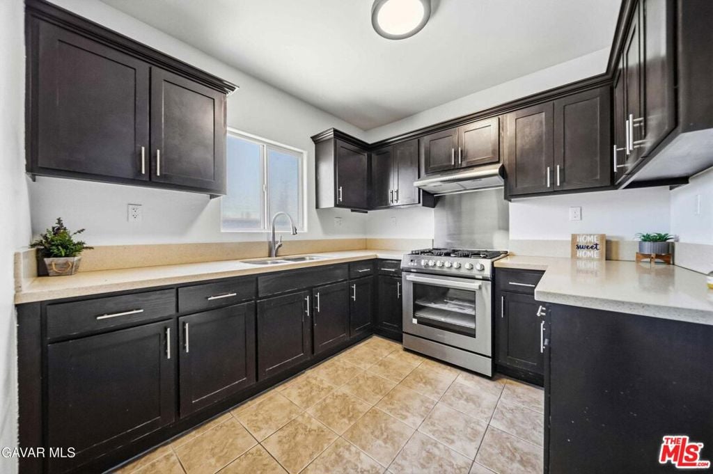 1319 E 75th Street