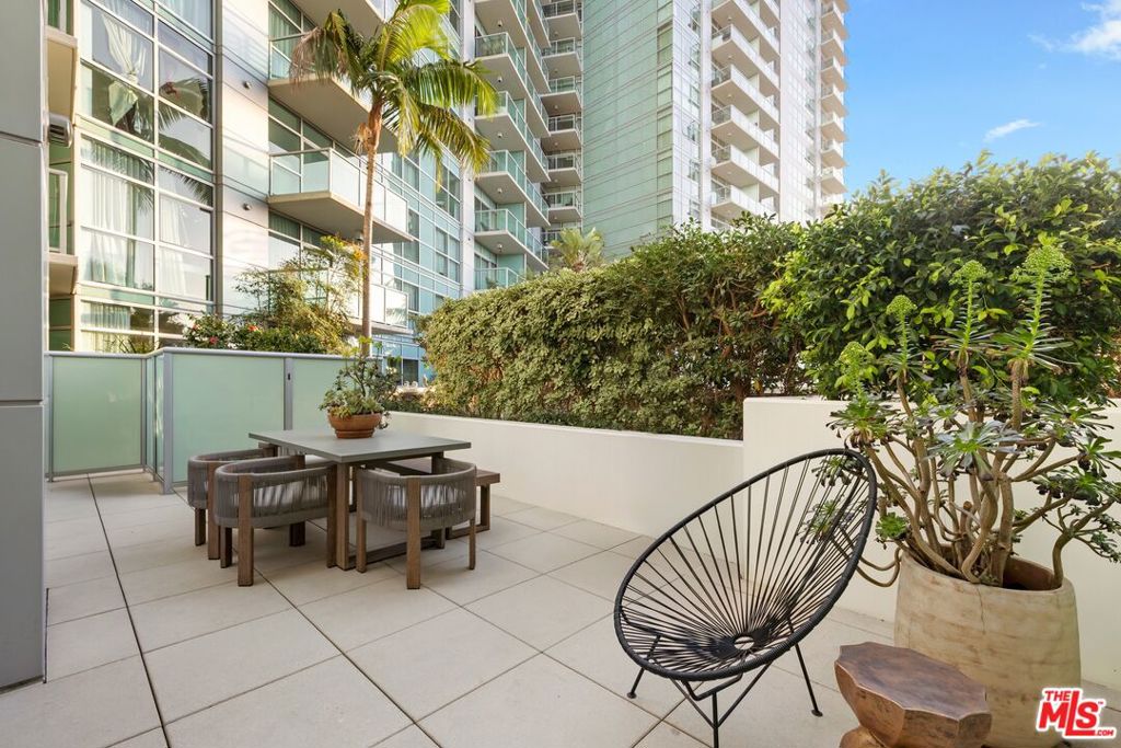 13700 Marina Pointe Drive 314