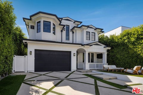 Photo of 843 N Spaulding Avenue, Los Angeles, CA 90046 (MLS # 26996041)