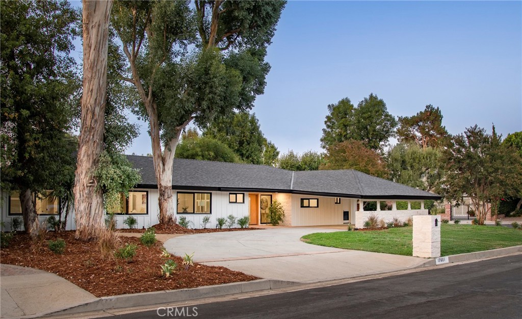 17601 McCormick Street