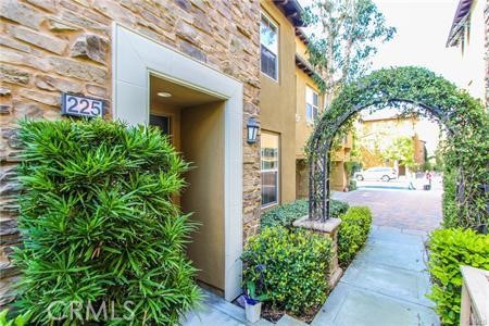 This beautiful end unit is a single-level home features three bedrooms, two bathrooms, a spacious yard, and a versatile indoor/outdoor covered patio. Updated open-concept kitchen seamlessly flows into the expansive great room, ideal for both entertaining and everyday living. Tenat has access to the properties community pool and jacuzzi. Conveniently located by Sports Park across the street offers Tennis, Basketball,
minutes from 73 Freeway, John Wayne Airport, the scenic shores of Crystal Cove, Newport Coast and many hiking trails.