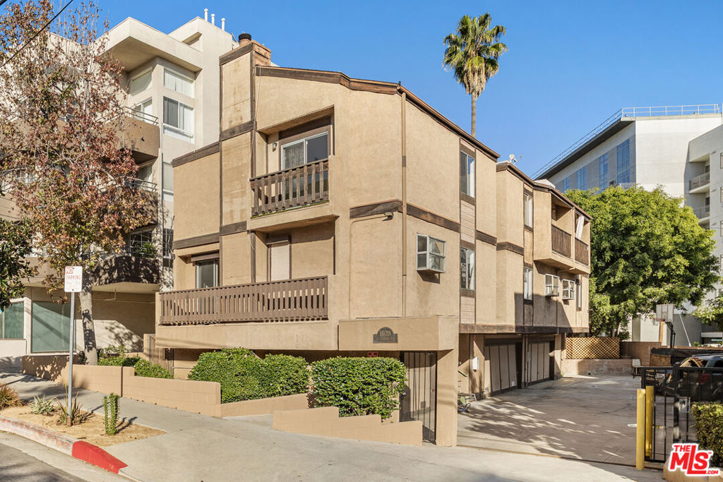 1628 N Formosa Avenue A