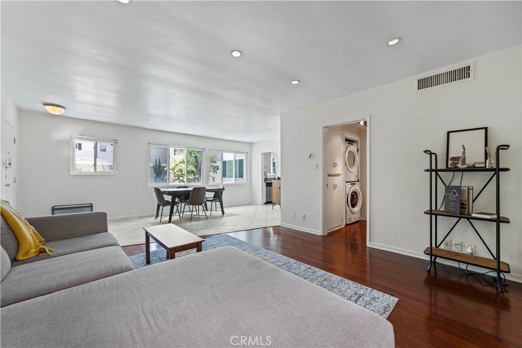Photo of 1525 N Hayworth Ave Ave #205, Los Angeles, CA 90046 (MLS # SB25129861)