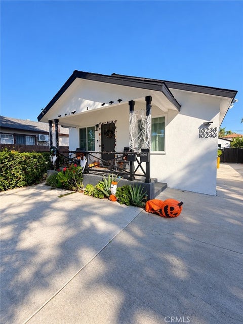 Photo of 10238 San Antonio AVE, South Gate, CA 90280 (MLS # SB26225564)
