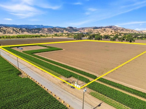 Photo of 225 Laguna Avenue, Morgan Hill, CA 95037 (MLS # ML82061845)