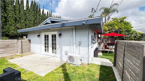 Photo of 20737 Tiara St #ADU, Woodland Hills, CA 91367 (MLS # SR26089877)
