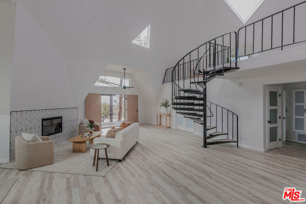 Pinyon Crest - Residential