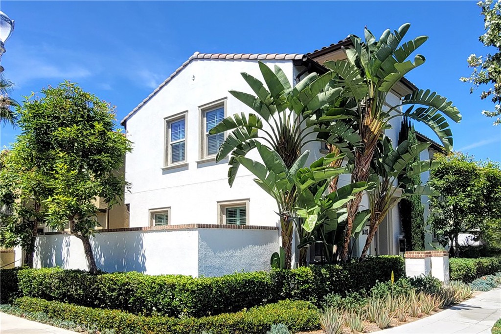 651 E Valencia Street