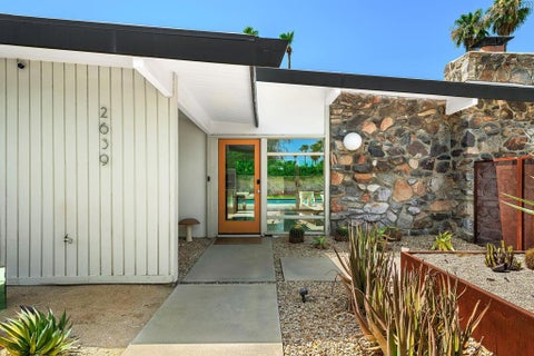 Photo of 2639 E Livmor Avenue, Palm Springs, CA 92262 (MLS # 219153224PS)