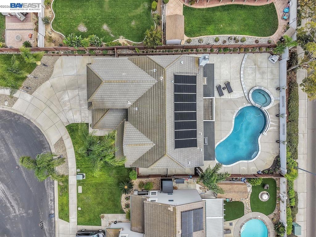 18 Pinenut Ct