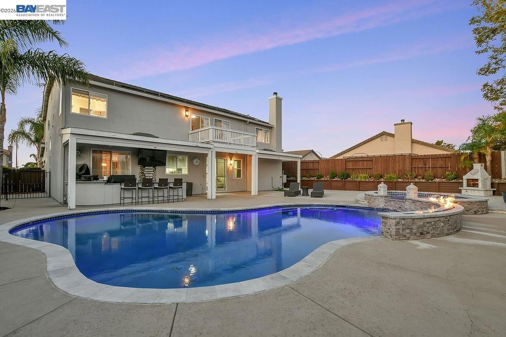 18 Pinenut Ct