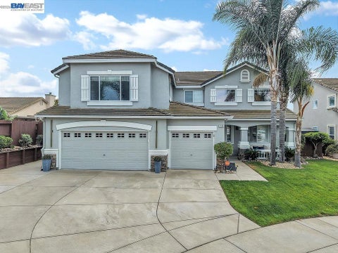 Photo of 18 Pinenut Ct CT, Oakley, CA 94561 (MLS # 41148189)