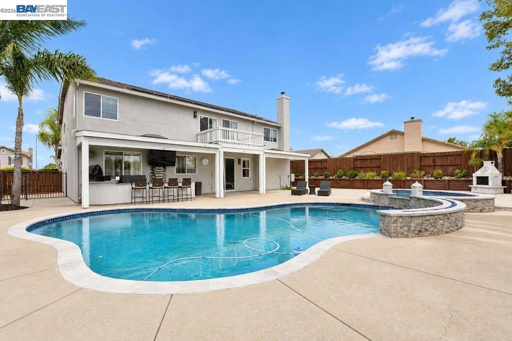 18 Pinenut Ct