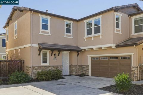 Photo of 334 Pacifica Dr Dr, Brentwood, CA 94513 (MLS # 41127926)