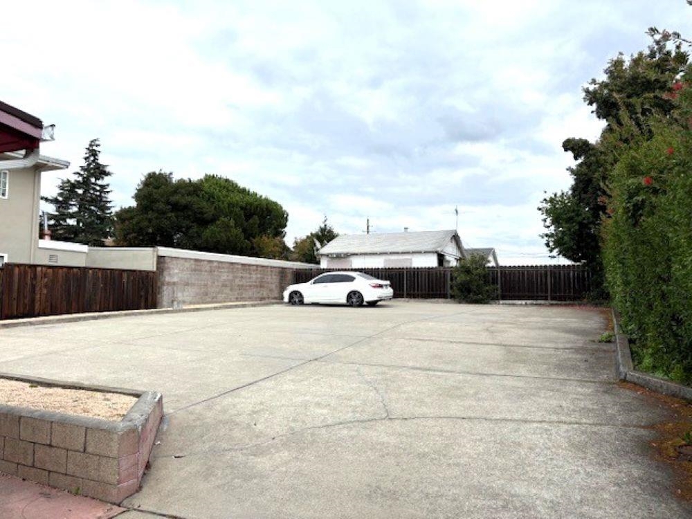 19942 19942 Lake Chabot