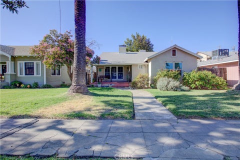 Photo of 420 W 19th Street, Merced, CA 95340 (MLS # MC26201983)