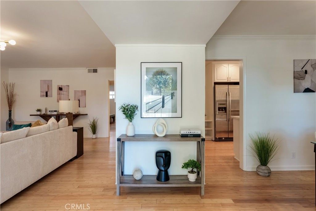 Photo of 4312 Babcock Ave #3, Studio City, CA 91604 (MLS # SR26063200)