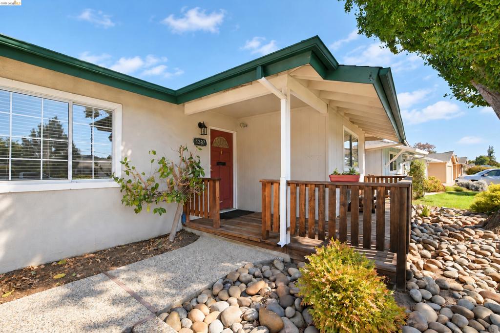 1387 Vallejo Dr