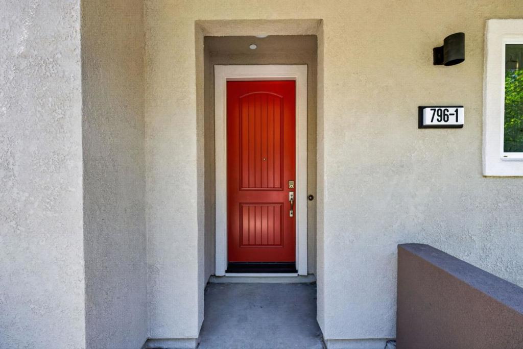 796 N 10th Street 1