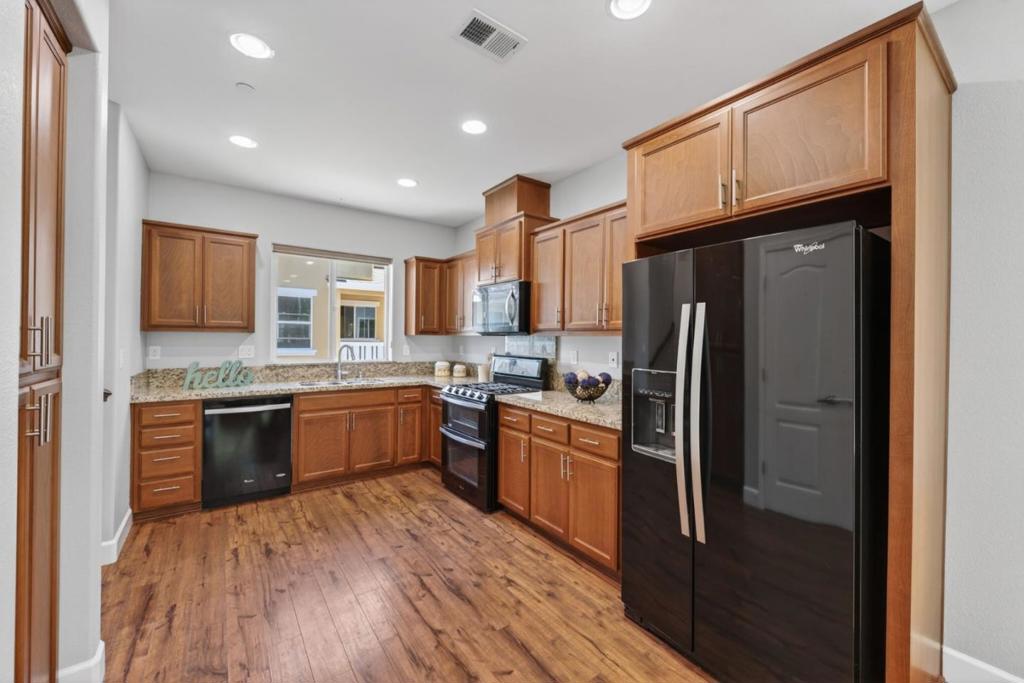 796 N 10th Street 1