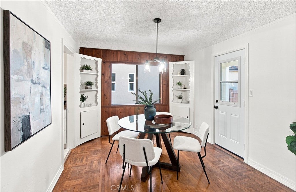849 N Buena Vista