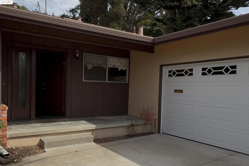 Great opportunity to own a cosmetic fixer in the Hilltop neighborhood! This 3-bedroom, 2-bathroom home offers approximately 1,455 sq. ft. of living space on a desirable corner lot. The home features a roof replaced in 2019, solid bones, and plenty of potential for upgrades. With some vision and updates, this property can be transformed into a beautiful home or strong investment opportunity. Whether you’re an investor or buyer looking to create value, this Richmond Hilltop location provides convenient access to shops, freeways, and local amenities.