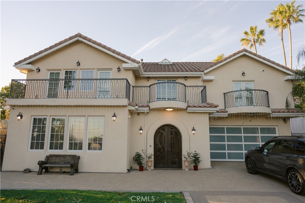 1135 E Verdugo Avenue