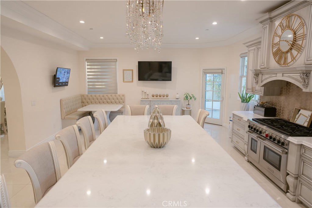 1135 E Verdugo Avenue