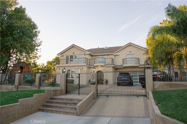 1135 E VERDUGO AVE, BURBANK, CA 91501 - Image a1e17451c2ae7dbbca0b40b9e4b18c5a/3501257910