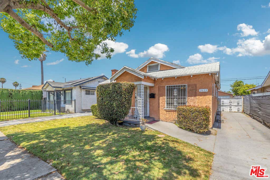 Photo of 2623 Obama Boulevard, Los Angeles, CA 90018 (MLS # 26836853)