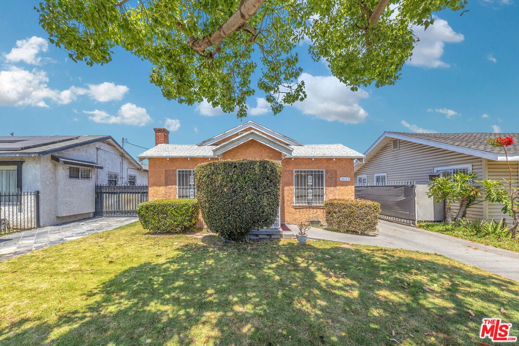 2623 Obama Boulevard, Los Angeles CA 90018