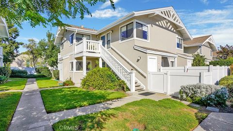 Photo of 35 TAROCCO, Irvine, CA 92618 (MLS # LG25248774) Photo of 35 TAROCCO, Irvine, CA 92618 (MLS # LG25248774)