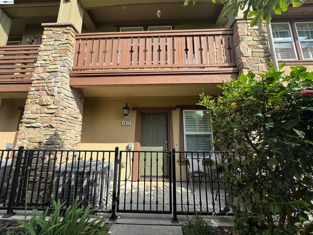 Photo of 1072 Victories Loop, San Jose, CA 95116 (MLS # 41134678)
