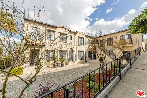 Photo of 1152 S Bronson Avenue, Los Angeles, CA 90019 (MLS # 25618079)