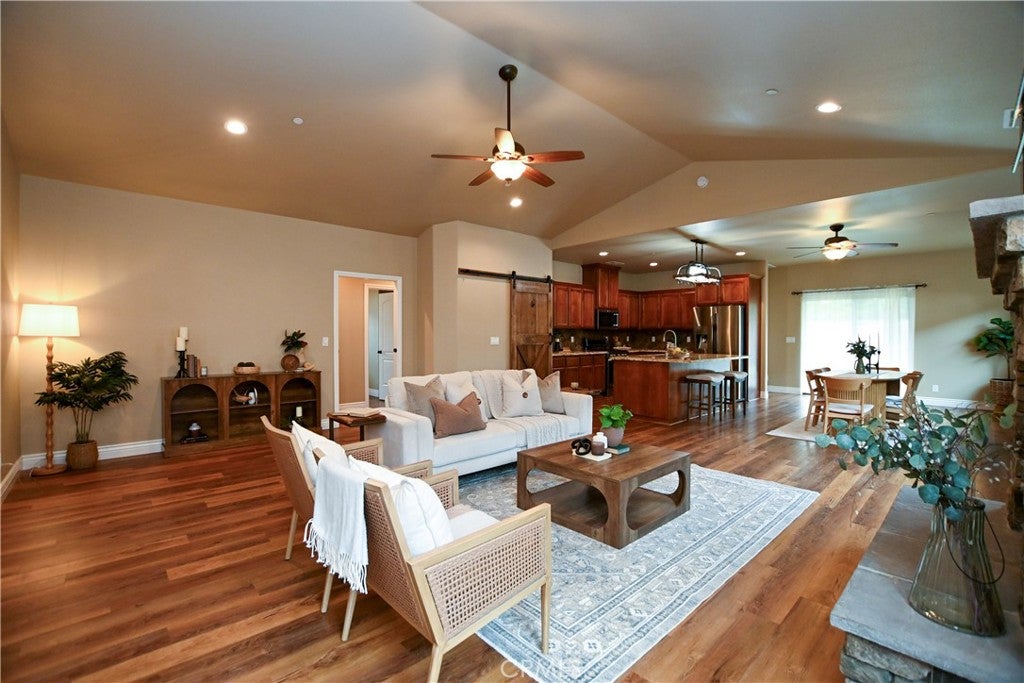 1654 Desert Spring